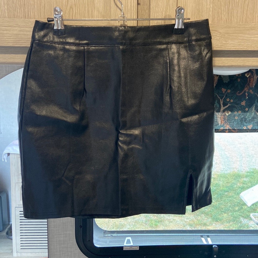 Lulus faux leather skirt